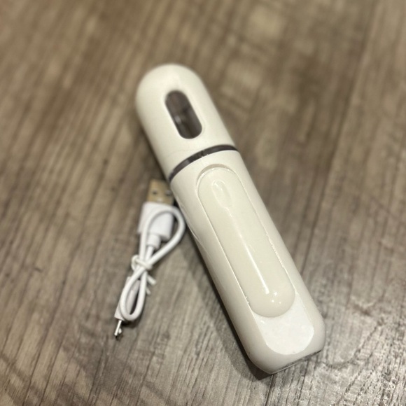 Predire Skincare Set with Device and Serums - Picture 10 of 15